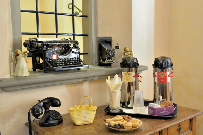 Imagen del bar/restaurante del Hotel Porta Faenza. Foto 2