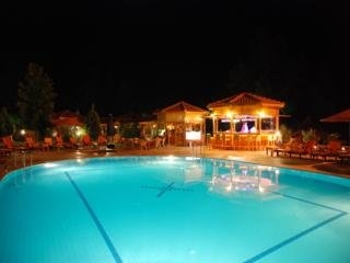 Imagen del bar/restaurante del Hotel Portakal. Foto 3