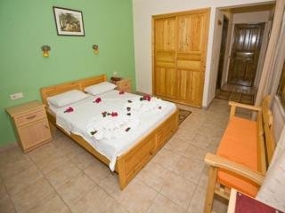 Imagen de la habitación del Hotel Portakal. Foto 4