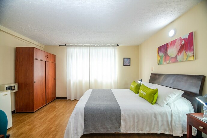 Imagen de la habitación del Hotel Portal De Milán. Foto 18