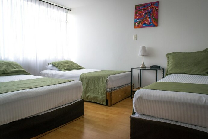 Imagen de la habitación del Hotel Portal De Milán. Foto 26