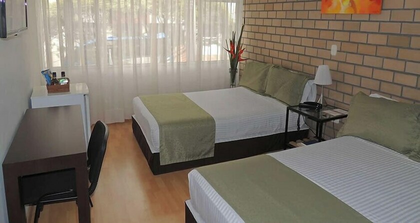 Imagen de la habitación del Hotel Portal De Milán. Foto 31