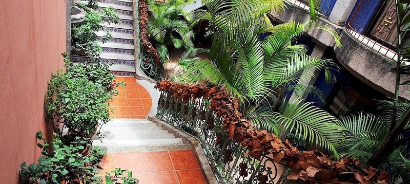 Imagen de los exteriores del Hotel Portal Del Angel. Foto 11