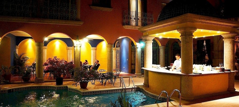 Imagen de la piscina del Hotel Portal Del Angel. Foto 14