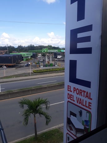 Imagen de los exteriores del Hotel Portal Del Valle. Foto 17