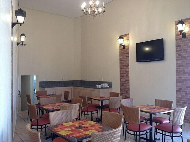 Imagen del bar/restaurante del Hotel Portal Do Eden. Foto 19