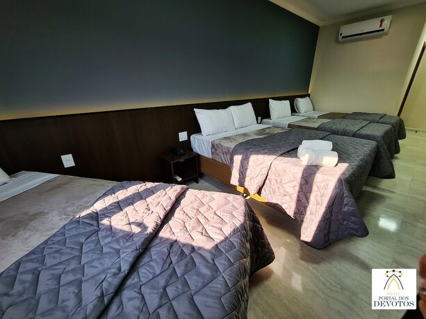 Imagen de la habitación del Hotel Portal Dos Devotos. Foto 17