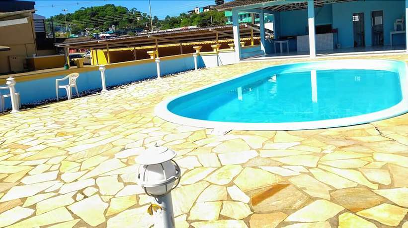 Imagen de la piscina del Hotel Portal Parque. Foto 16