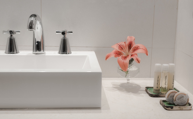 Imagen de la habitación del Hotel Portal Plaza Suites. Foto 5