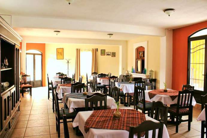 Imagen del bar/restaurante del Hotel Portal de Occidente. Foto 3