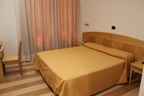 Imagen de la habitación del Hotel Portavaldera. Foto 15