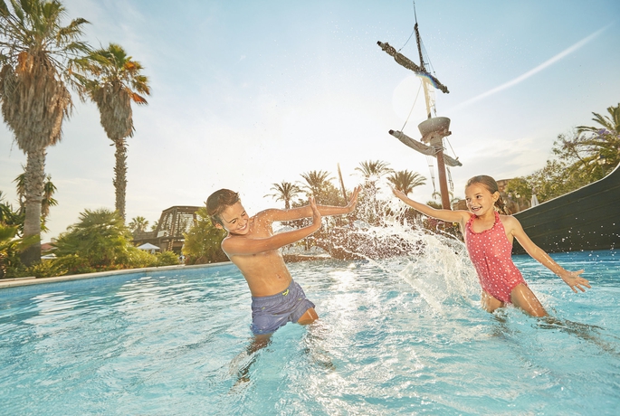 Imagen de la piscina del Hotel Portaventura El Paso - Theme Park Tickets Included. Foto 15