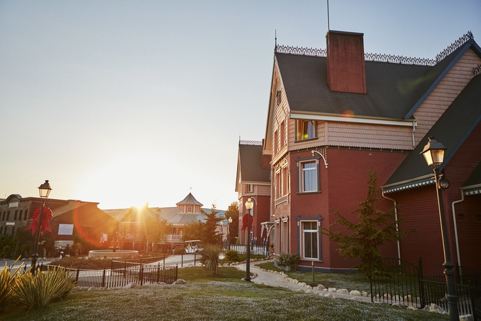 Imagen de los exteriores del Hotel Portaventura Lucy’s Mansion - Theme Park Tickets Included. Foto 11