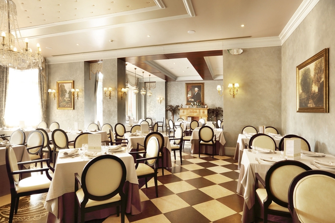 Imagen del bar/restaurante del Hotel Portaventura Lucy's Mansion - Theme Park Tickets Included. Foto 3