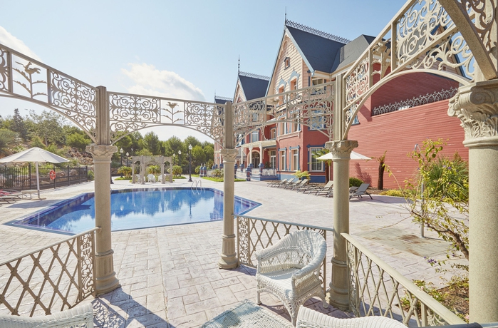 Imagen de la piscina del Hotel Portaventura Lucy's Mansion - Theme Park Tickets Included. Foto 14