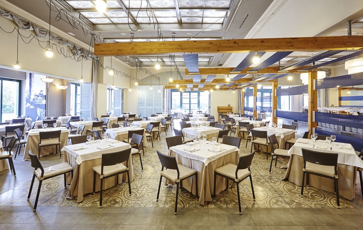 Imagen del bar/restaurante del Hotel Portaventura - Theme Park Tickets Included. Foto 4