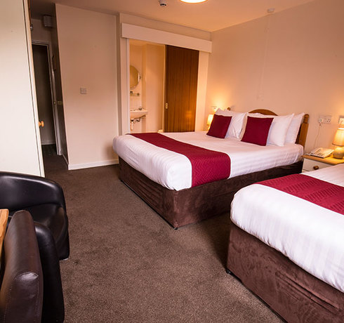 Imagen de la habitación del Hotel Portbyhan. Foto 13