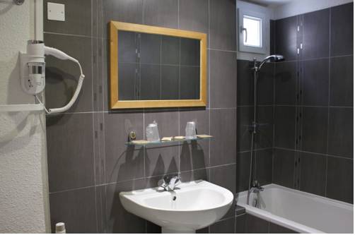 Imagen de la habitación del Hotel Porte De Camargue. Foto 13