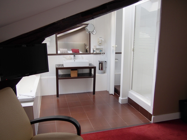 Imagen de la habitación del Hotel Porte De Versailles. Foto 4