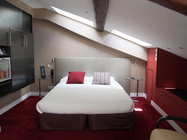 Imagen de la habitación del Hotel Porte De Versailles. Foto 9