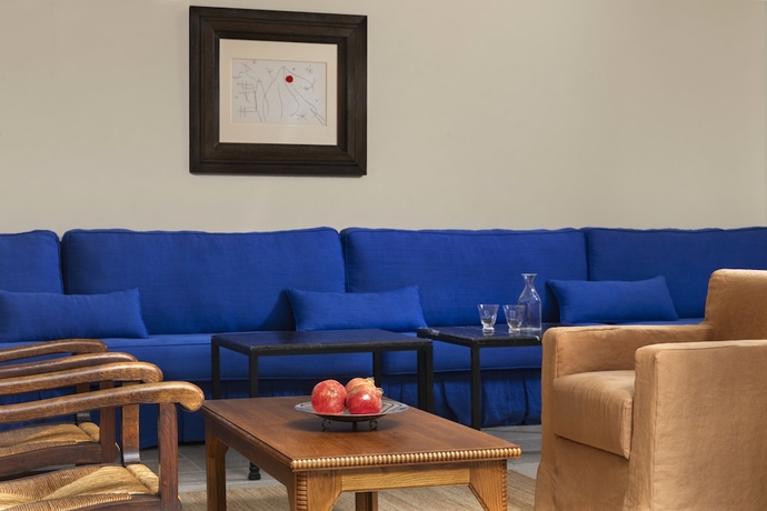 Imagen de los interiores del Hotel Portella. Foto 19