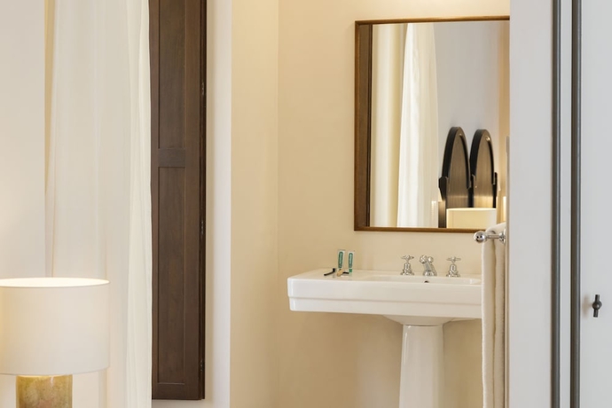 Imagen de la habitación del Hotel Portella. Foto 16