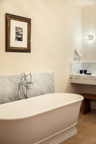 Imagen de la habitación del Hotel Portella. Foto 18