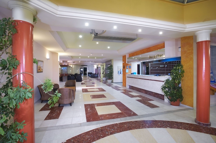 Imagen de los interiores del Hotel Portes Beach. Foto 17