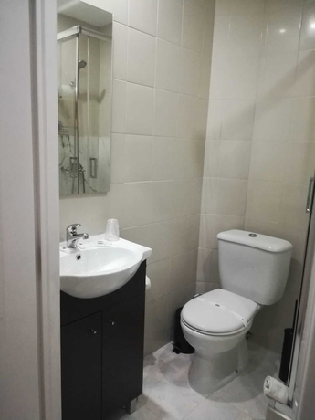 Imagen de la habitación del Hotel Portf&oacute;lio Guesthouse. Foto 17