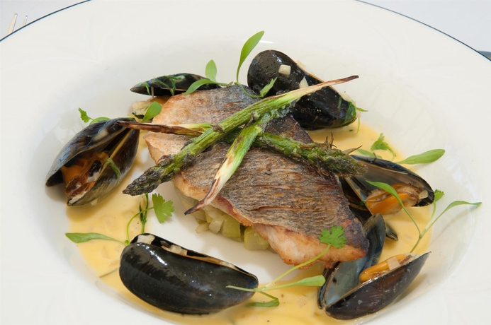 Imagen del bar/restaurante del Hotel Porth Veor Manor, Sure Collection By Best Western. Foto 3