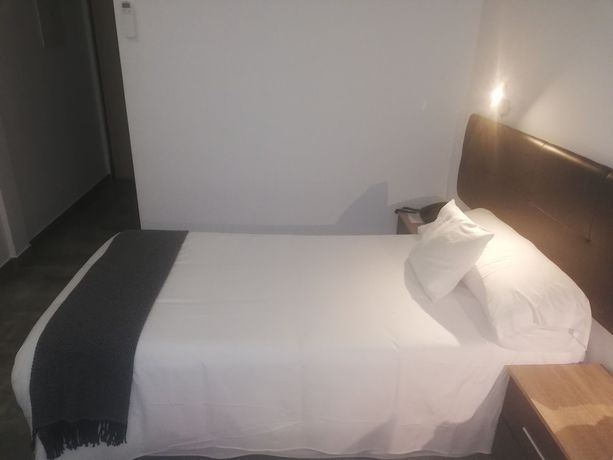 Imagen de la habitación del Hotel Portmán. Foto 5