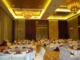 Imagen de la piscina del Hotel Portman Plaza. Foto 6
