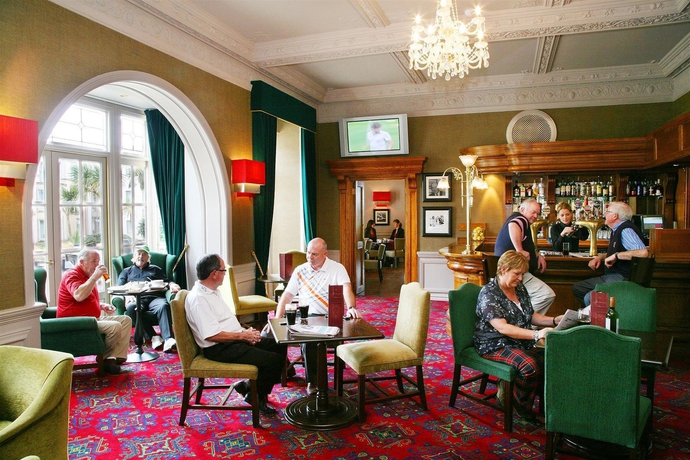 Imagen del bar/restaurante del Hotel Portmarnock Resort and Jameson Golf Links. Foto 2