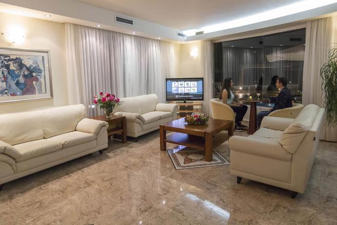 Imagen de los interiores del Hotel Porto Alegre, Creta. Foto 12