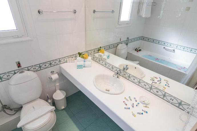 Imagen de la habitación del Hotel Porto Alegre, Creta. Foto 10