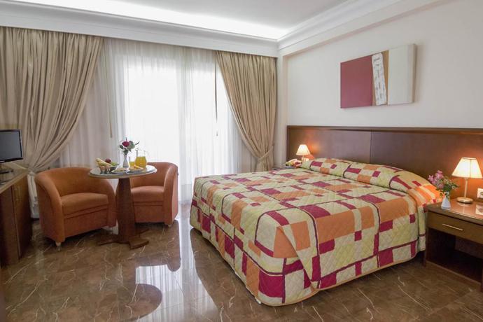 Imagen de la habitación del Hotel Porto Alegre. Foto 9