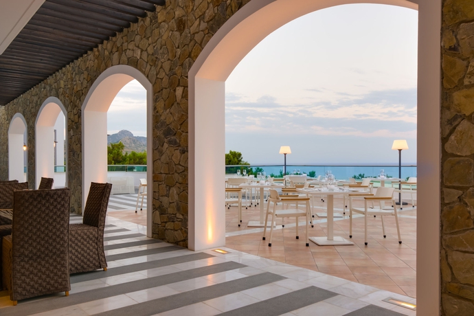 Imagen del bar/restaurante del Hotel Porto Angeli Beach Resort – All Inclusive. Foto 1