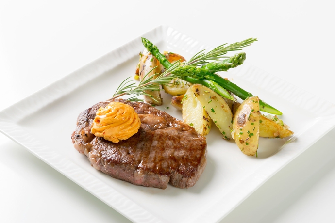 Imagen del bar/restaurante del Hotel Porto Angeli Beach Resort – All Inclusive. Foto 2