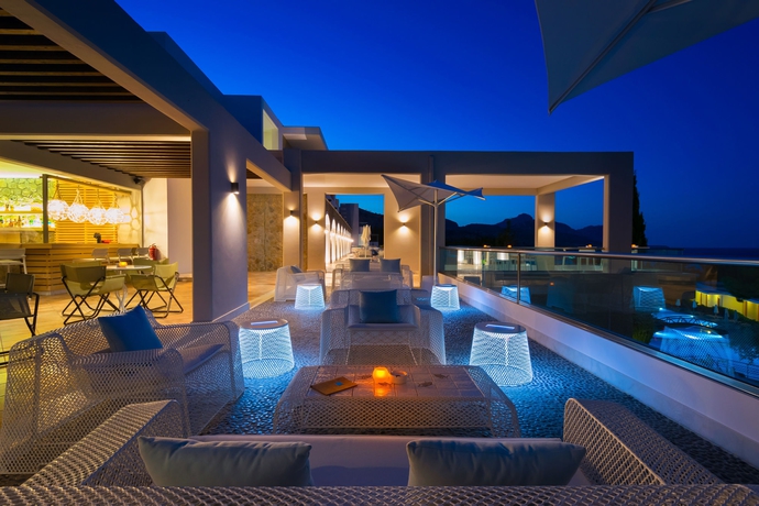 Imagen del bar/restaurante del Hotel Porto Angeli Beach Resort – All Inclusive. Foto 4