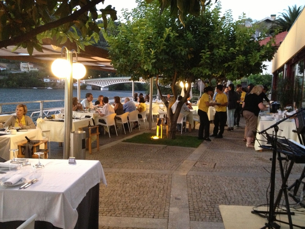 Imagen del bar/restaurante del Hotel Porto Antigo. Foto 6