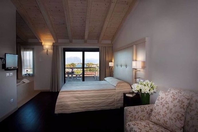 Imagen de la habitación del Hotel Porto Azzurro. Foto 2