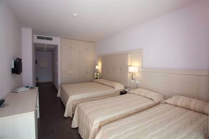 Imagen de la habitación del Hotel Porto Azzurro. Foto 14