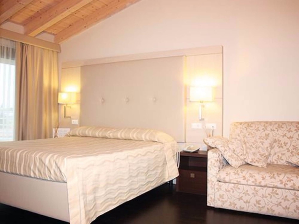 Imagen de la habitación del Hotel Porto Azzurro. Foto 16