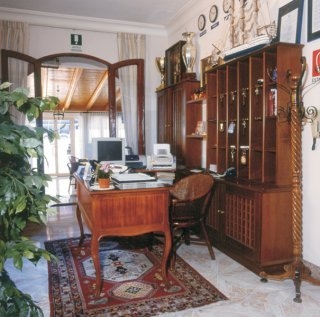 Imagen de los interiores del Hotel Porto Azzurro, GIARDINI NAXOS. Foto 5