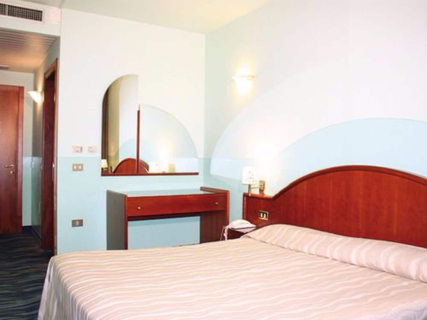 Imagen de la habitación del Hotel Porto Azzurro, Sirmione. Foto 9