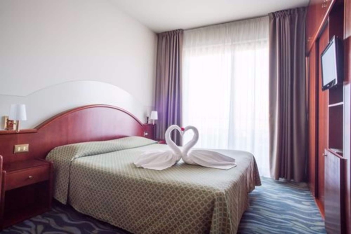 Imagen de la habitación del Hotel Porto Azzurro, Sirmione. Foto 10