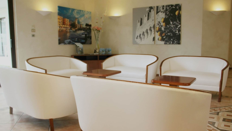 Imagen de los interiores del Hotel Porto Azzurro, Sirmione. Foto 19