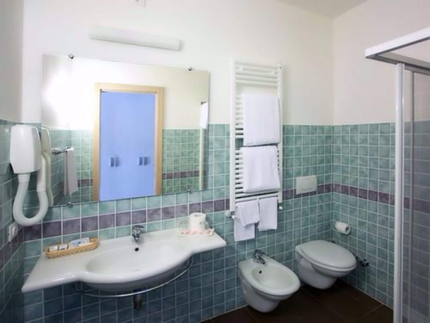 Imagen de la habitación del Hotel Porto Azzurro, Sirmione. Foto 17