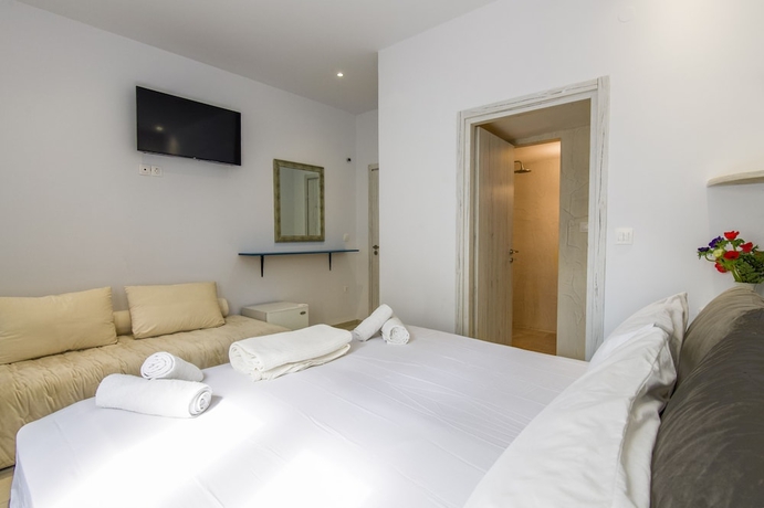 Imagen de la habitación del Hotel Porto Bello, Paros Ciudad. Foto 15