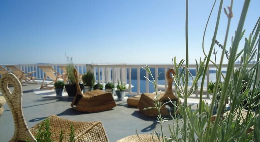 Imagen de los exteriores del Hotel Porto Carra. Foto 12